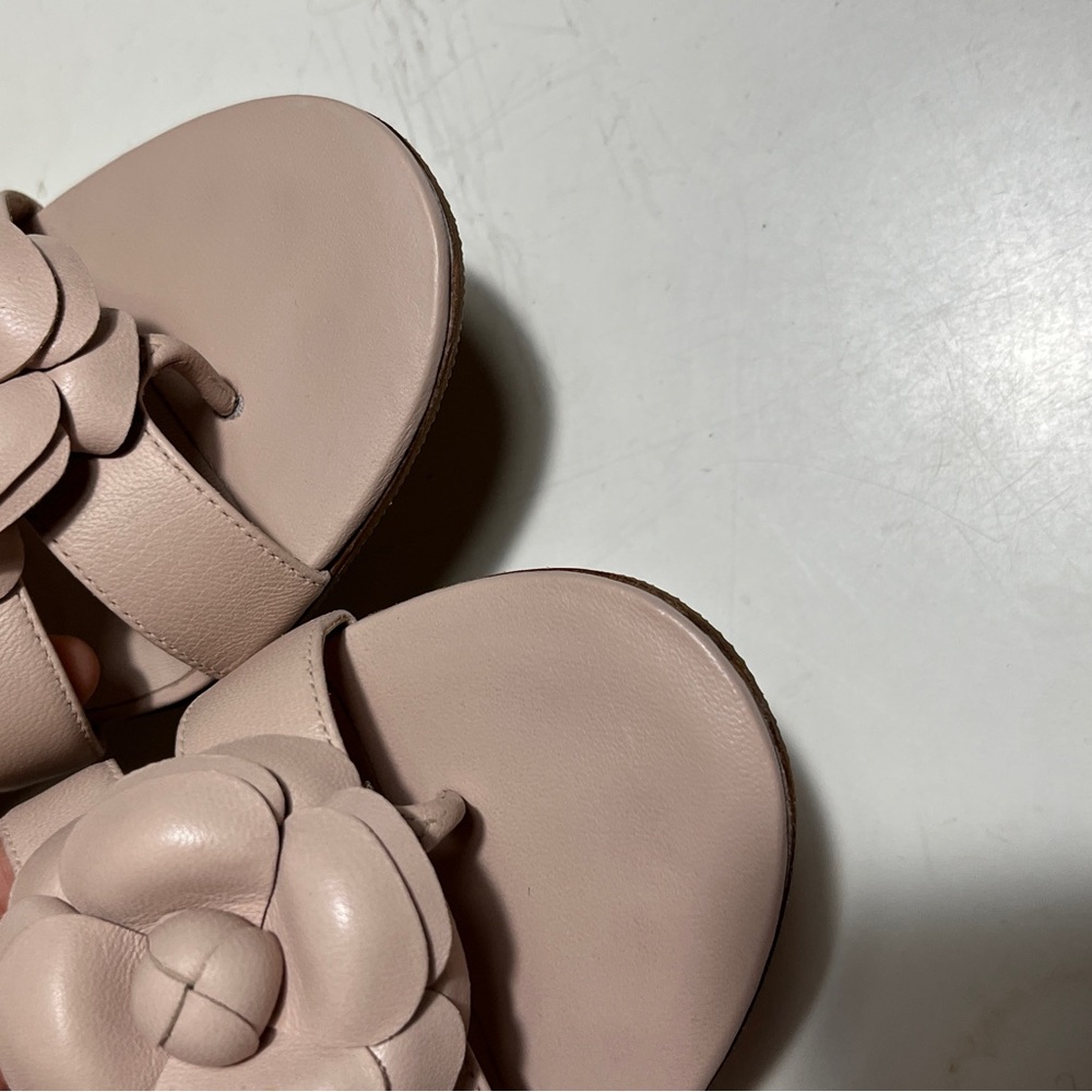 CHANEL Nude light pink Floral Slide Sandals - Picture 2 of 9